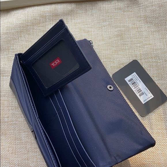 Tumi RFID Voyageur Flap Continental Wallet (NWT) - Picture 8 of 11